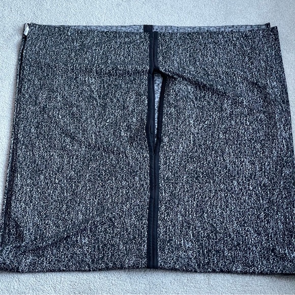 Lululemon Scarf Vinyasa Black And White 1523 - Picture 2 of 7